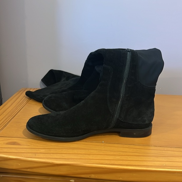 Suede black over-the-knee boots Size 39. Pull-on with stretch back. Used. - Picture 4 of 9